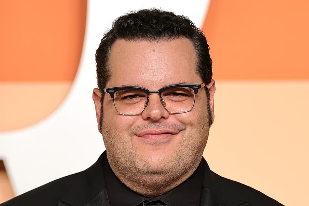 Josh Gad Joins Margot Robbie and Bradley Cooper in Exclusive 'Ocean’s' Prequel